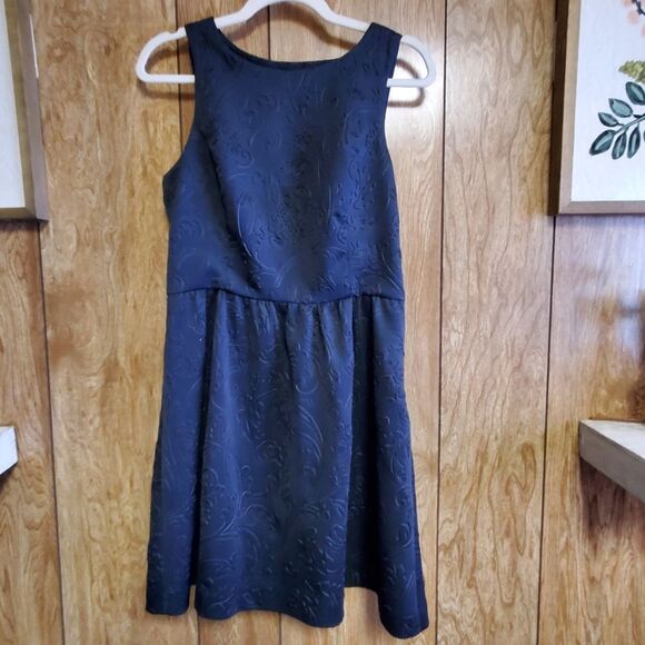 Kensie | Black Embossed Pattern Dress | Size 6 - Picture 1 of 4